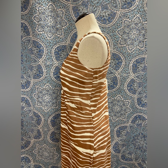 Sleeveless striped summer dress - Picture 4 of 10